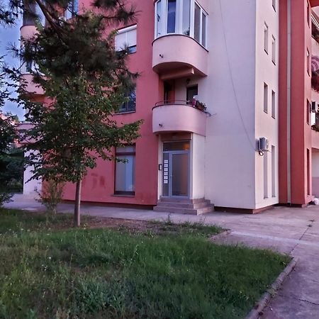 Top Apartment Ni Exteriör bild